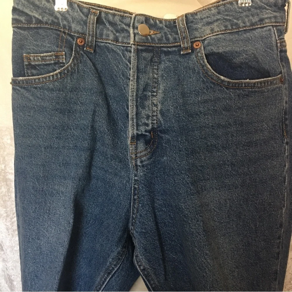 H&M straight cut mid rise jeans Size 8